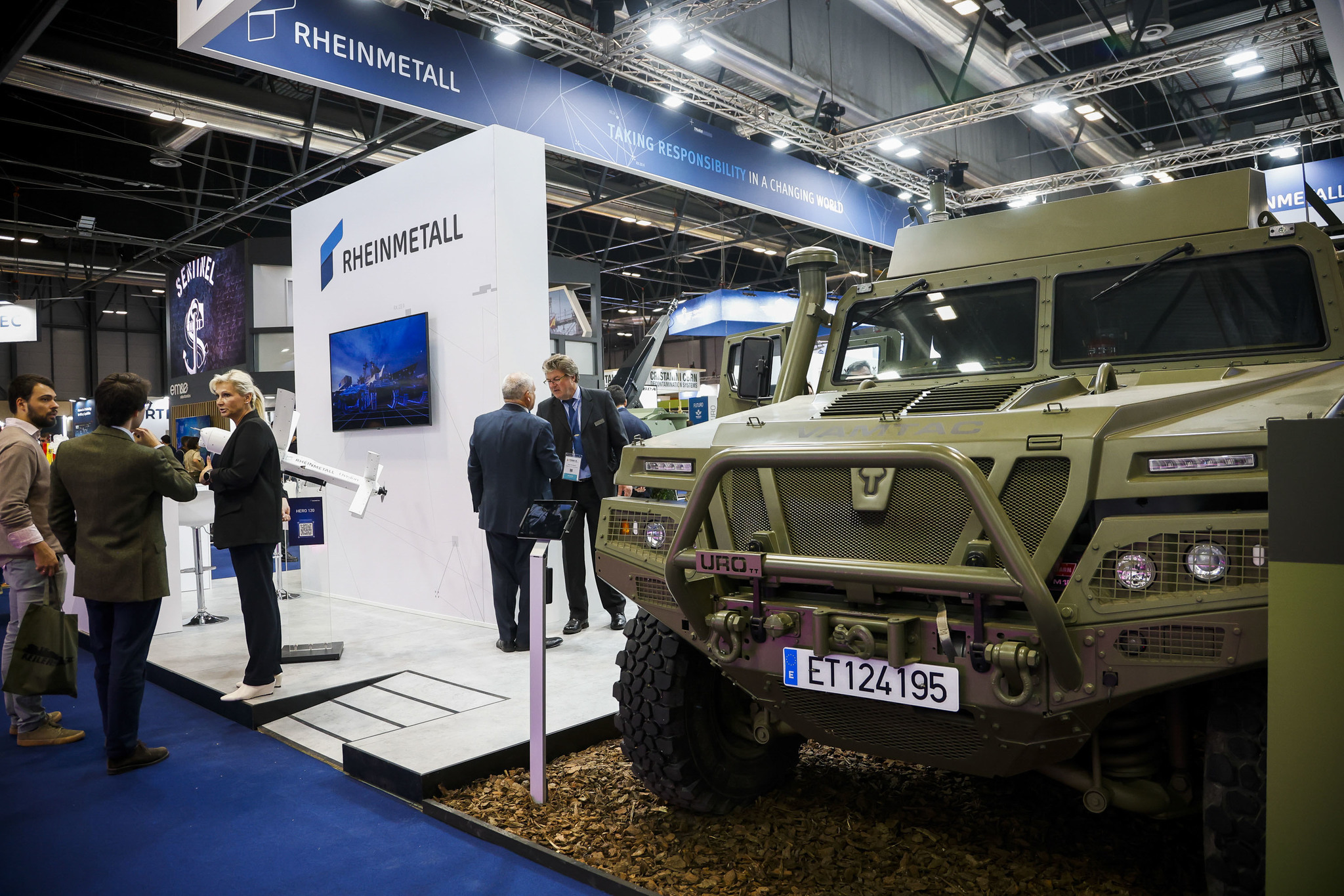 Defensa compra sistemas de drones a la filial española de Rheinmetall por 4,4 millones