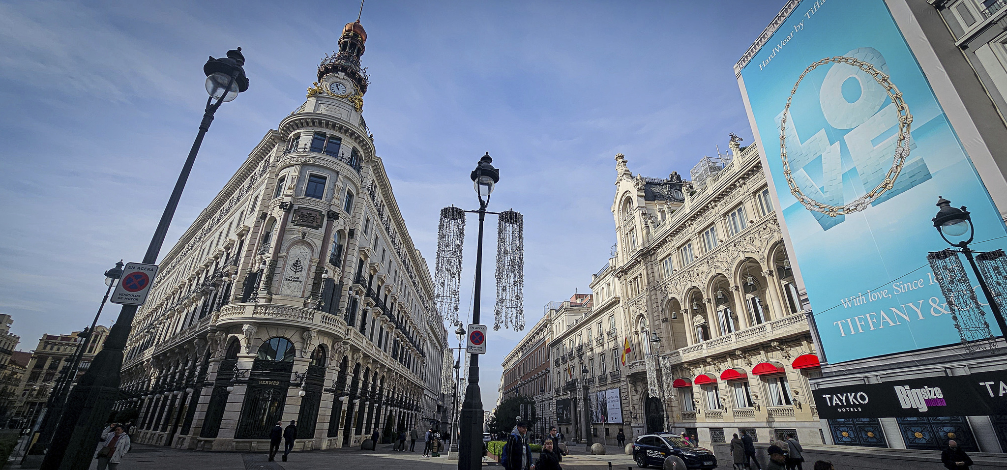 España acelera como segundo país europeo con más inversión hotelera España se consolida como motor turístico europeo en inversión hotelera, con 2.656 millones destinados a compra de activos en el primer semestre de 2026, un 34 más. Leer