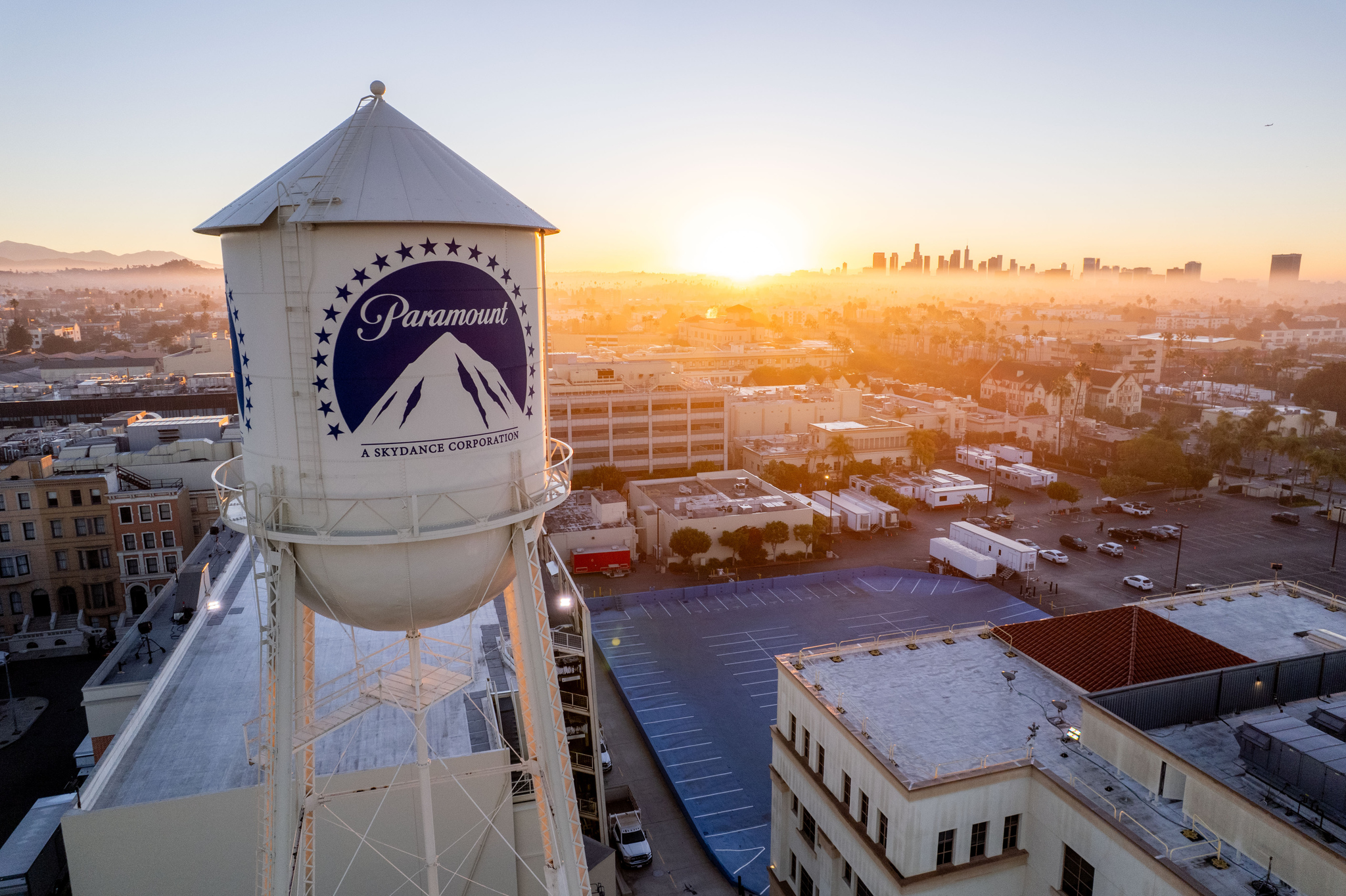 California reabre la puerta a negociar con Paramount tras suspender la reunión del lunes