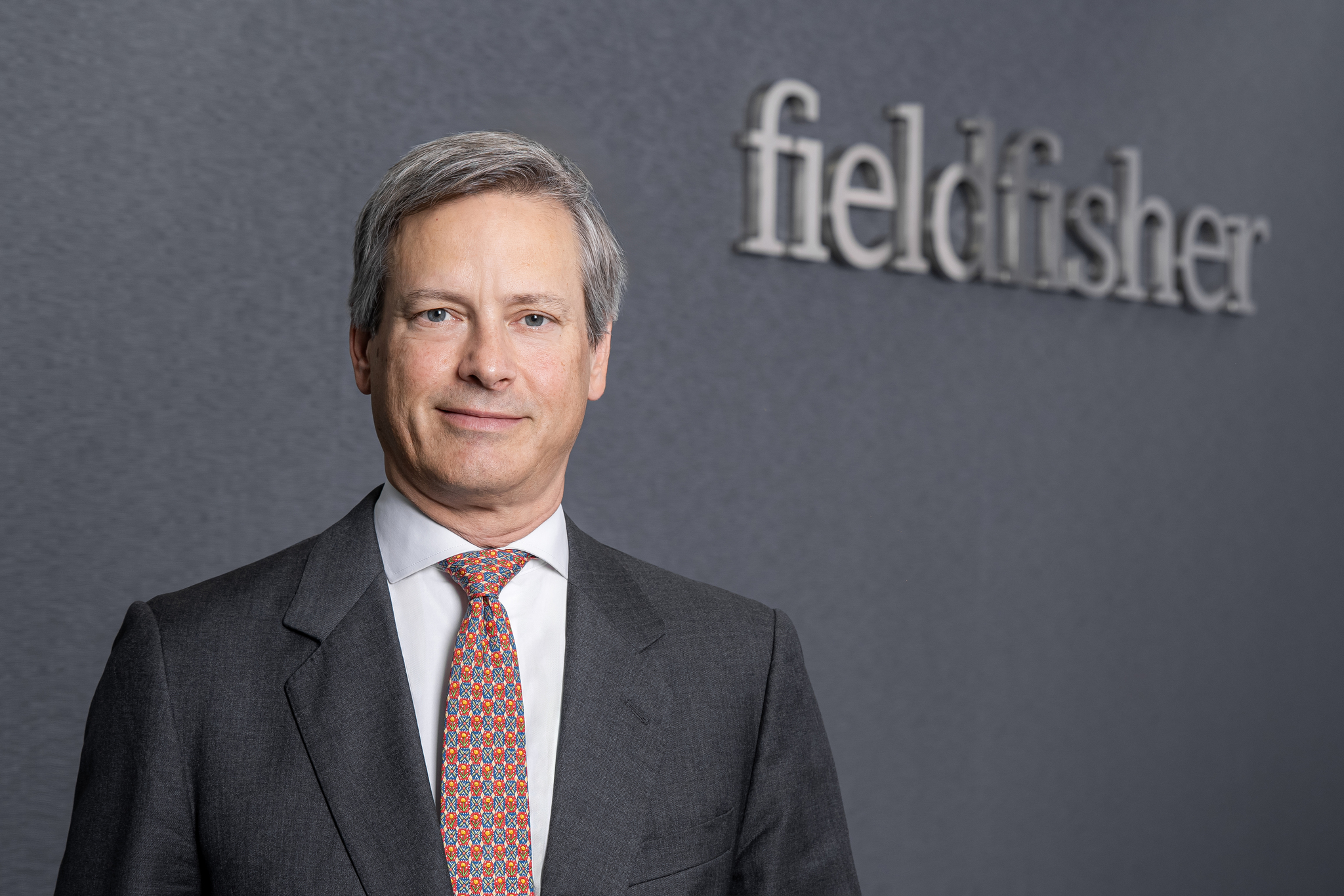 Fieldfisher ficha a Ignacio Corujo para lanzar la práctica de mercados de capitales El nuevo fichaje de Fieldfisher, que llega para poner en marcha su nueva práctica de mercados de capitales en España, cuenta con más de 20 años de experiencia en operaciones tanto de capital como de deuda. Leer