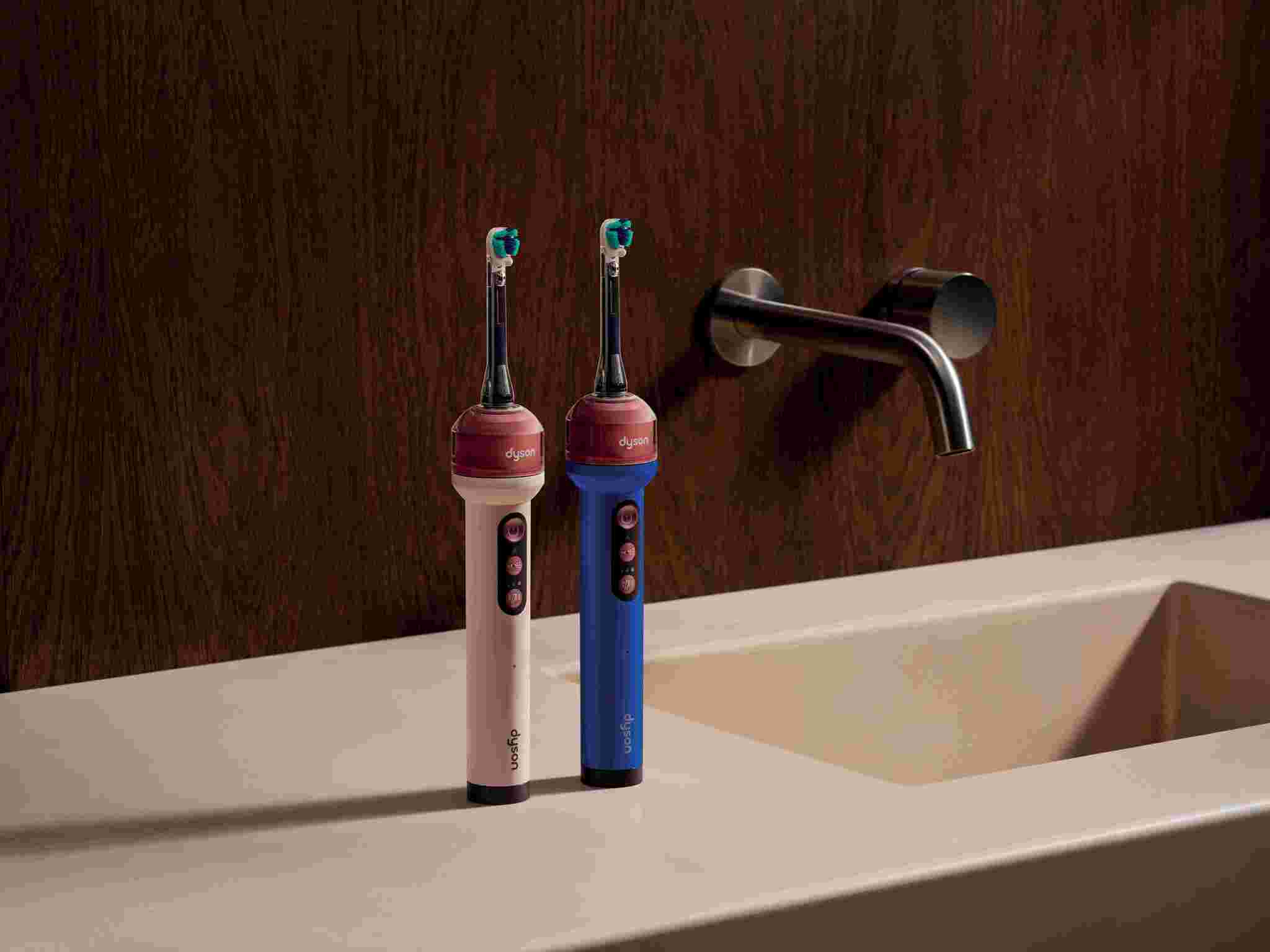 Dyson se cuela en la boca: así es su primer cepillo de dientes con cámara integrada La compañía británica entra en una nueva categoría de producto para seguir explotando el mercado de la tecnología para el bienestar. Leer
