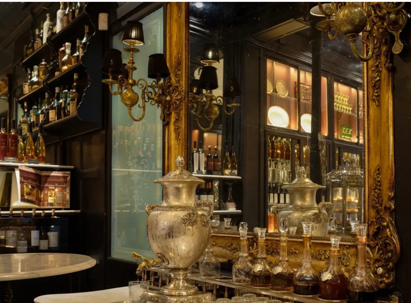 Coruñesas estrena Lhardy Café en el Wellington A partir del 7 de septiembre, podrá sentarse a desayunar, comer, cenar, merendar o picar entre horas en una mesa con nombre emblemático de la hostelería madrileña, ubicación privilegiada y, además, absoluta novedad del otoño gastronómico en Madrid. Leer