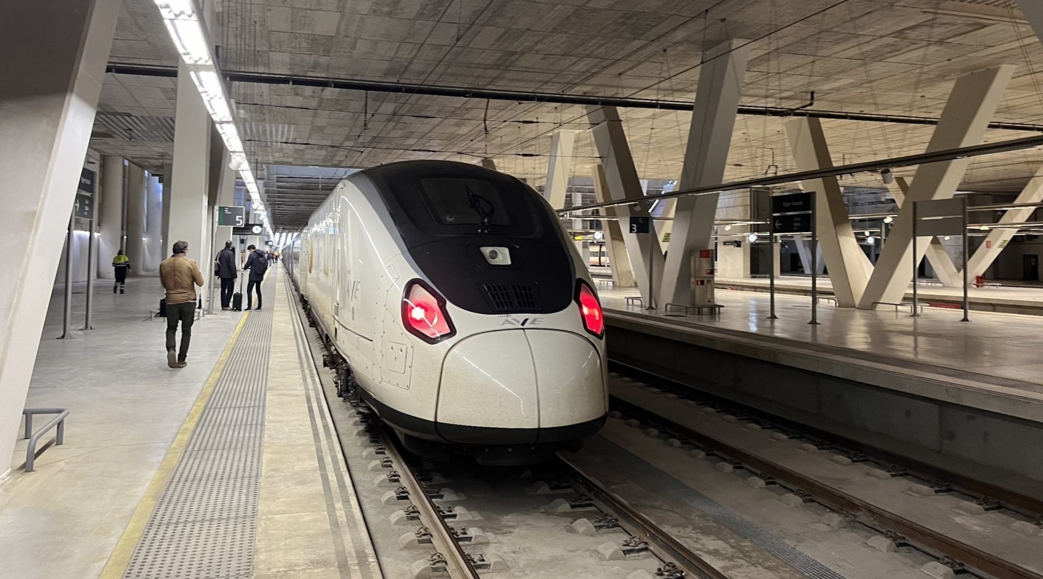 Renfe llama a capítulo a Talgo tras detectar nuevas averías en los AVE Renfe mantendrá "una vigilancia reforzada" sobre el conjunto de los trenes S106, con independencia de las líneas o corredores por los que hayan circulado. Leer