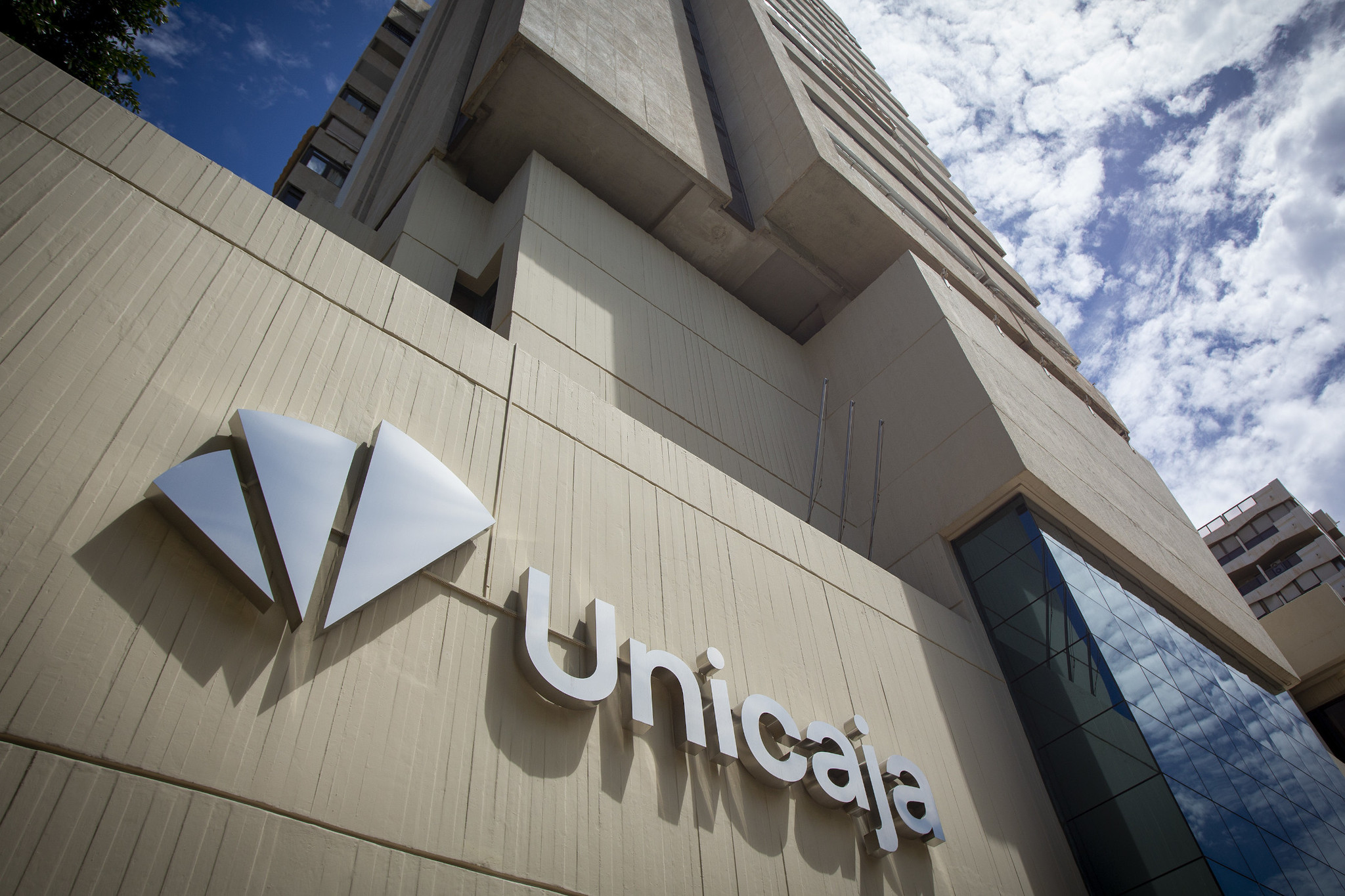 Citadel eleva su apuesta bajista en Unicaja