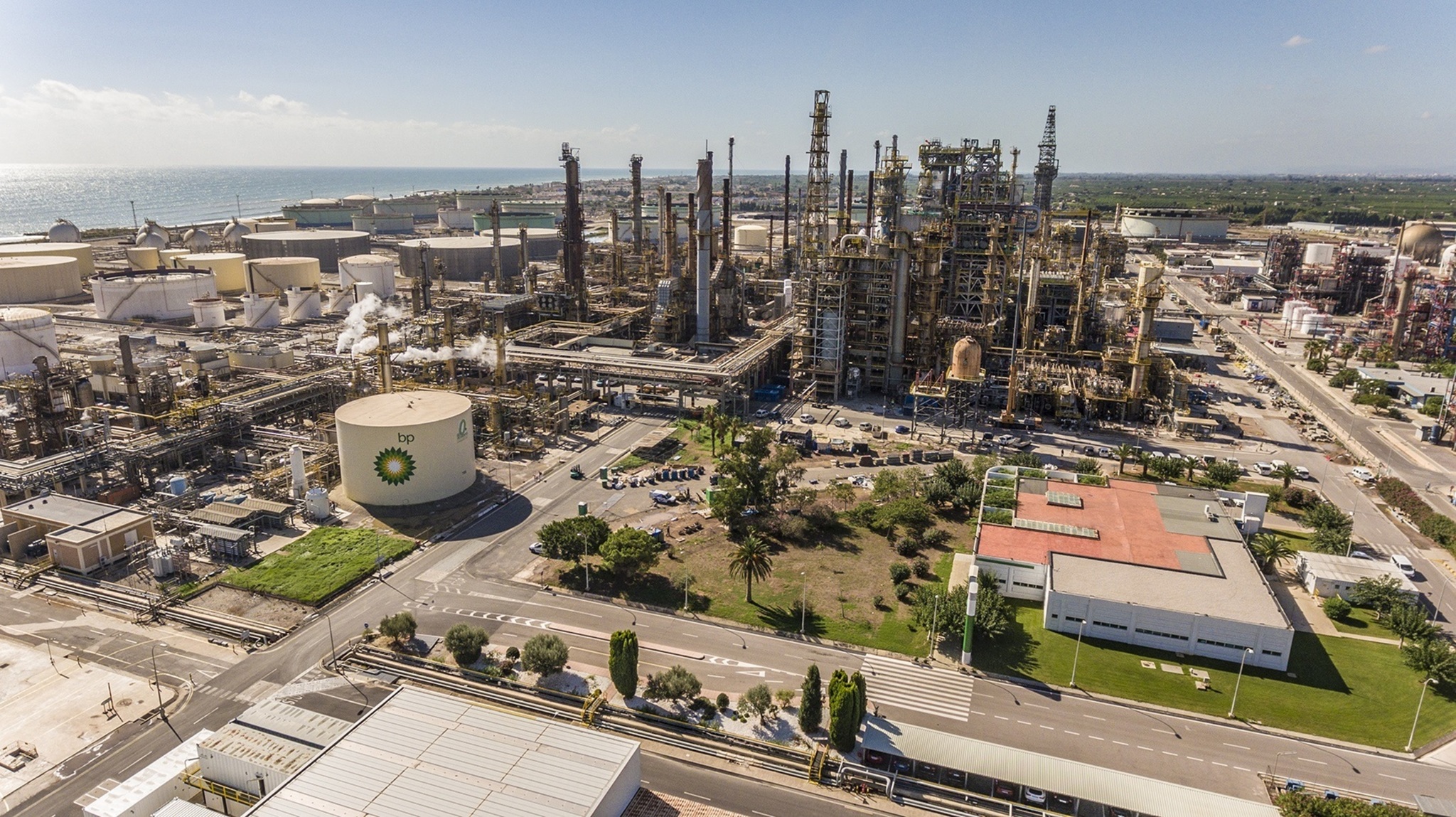 El gobierno valenciano da una ayuda de 76 millones a BP para hidrógeno verde y biocombustible