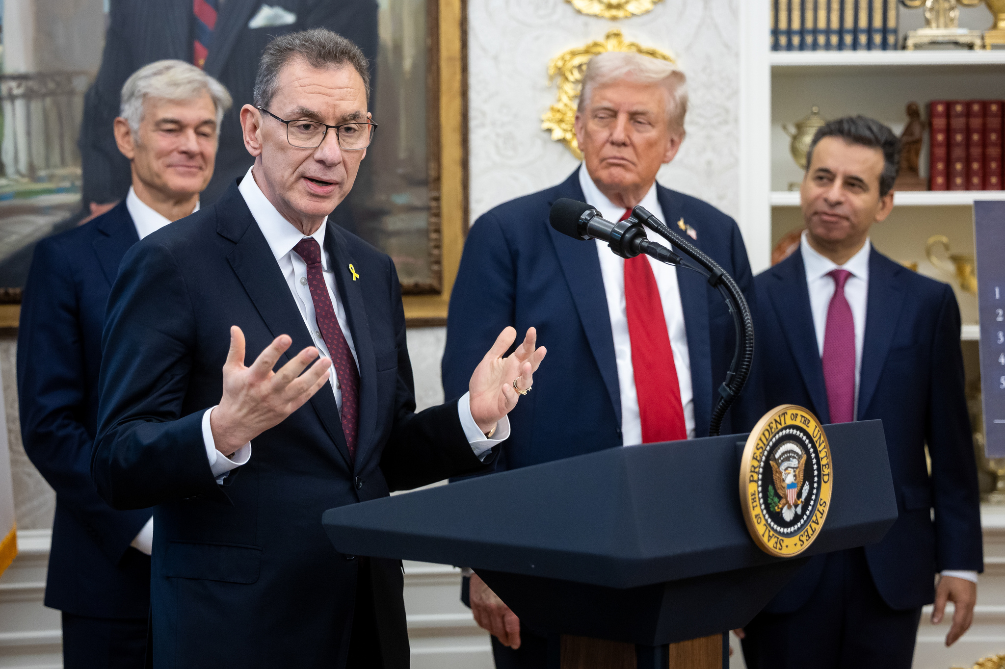 Trump arranca 550.000 millones en inversiones a las farmacéuticas