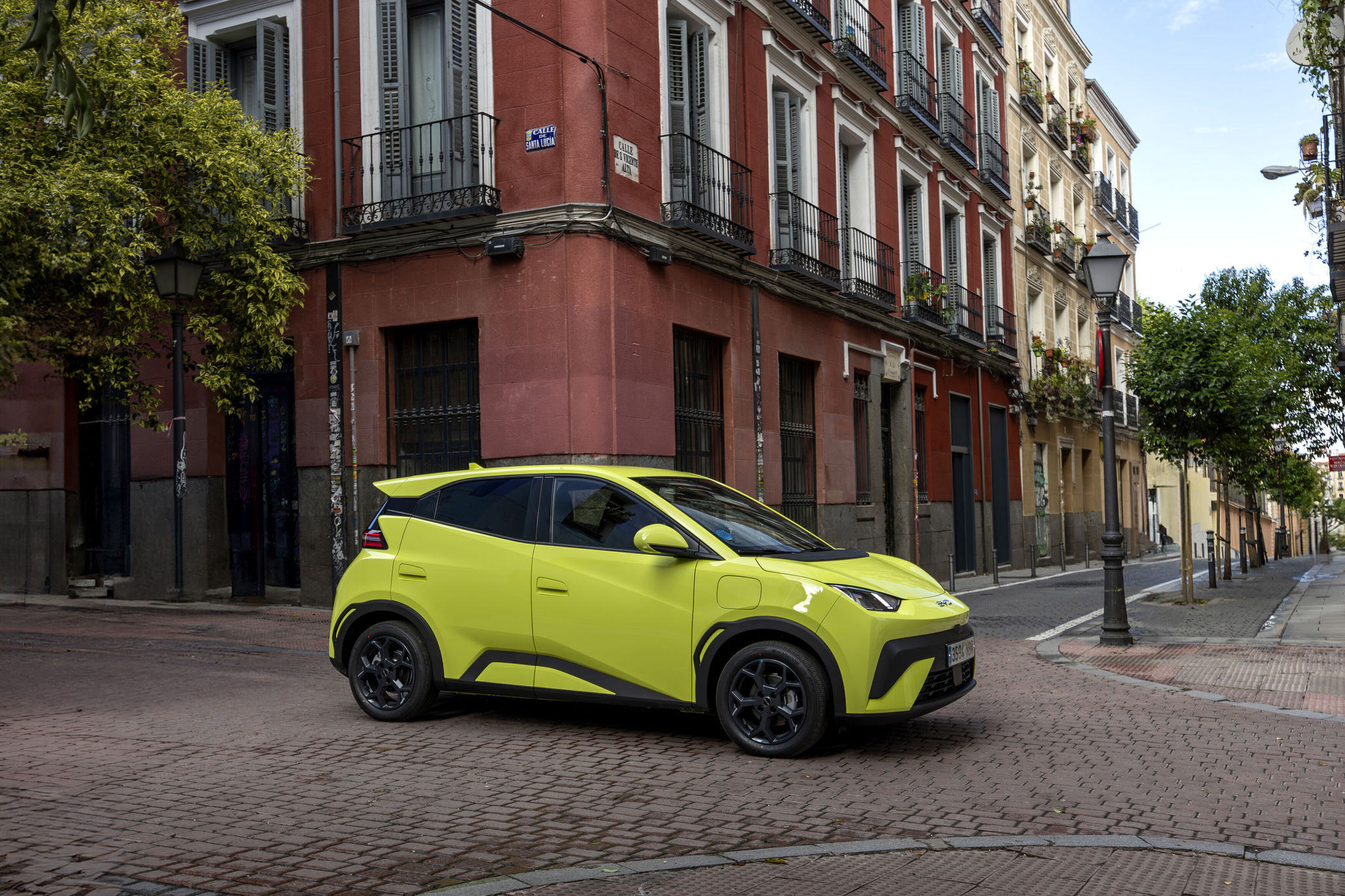 BYD da el 'sorpasso' a Tesla como rey del coche eléctrico en España