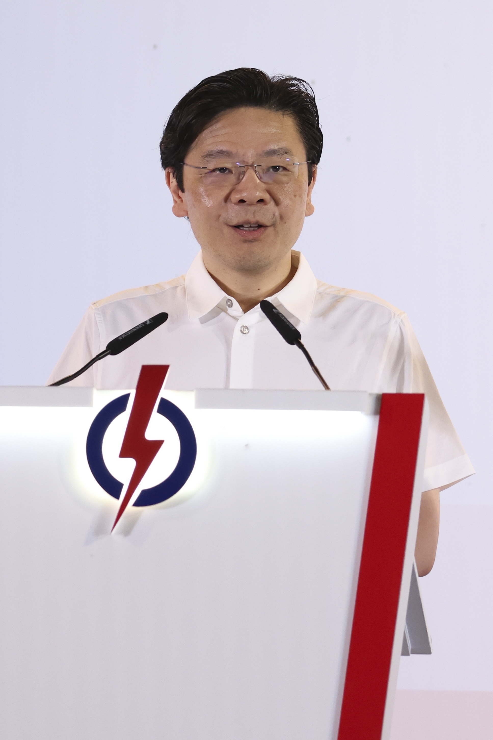 Singapur aumenta en un millón de dólares el salario de su primer ministro