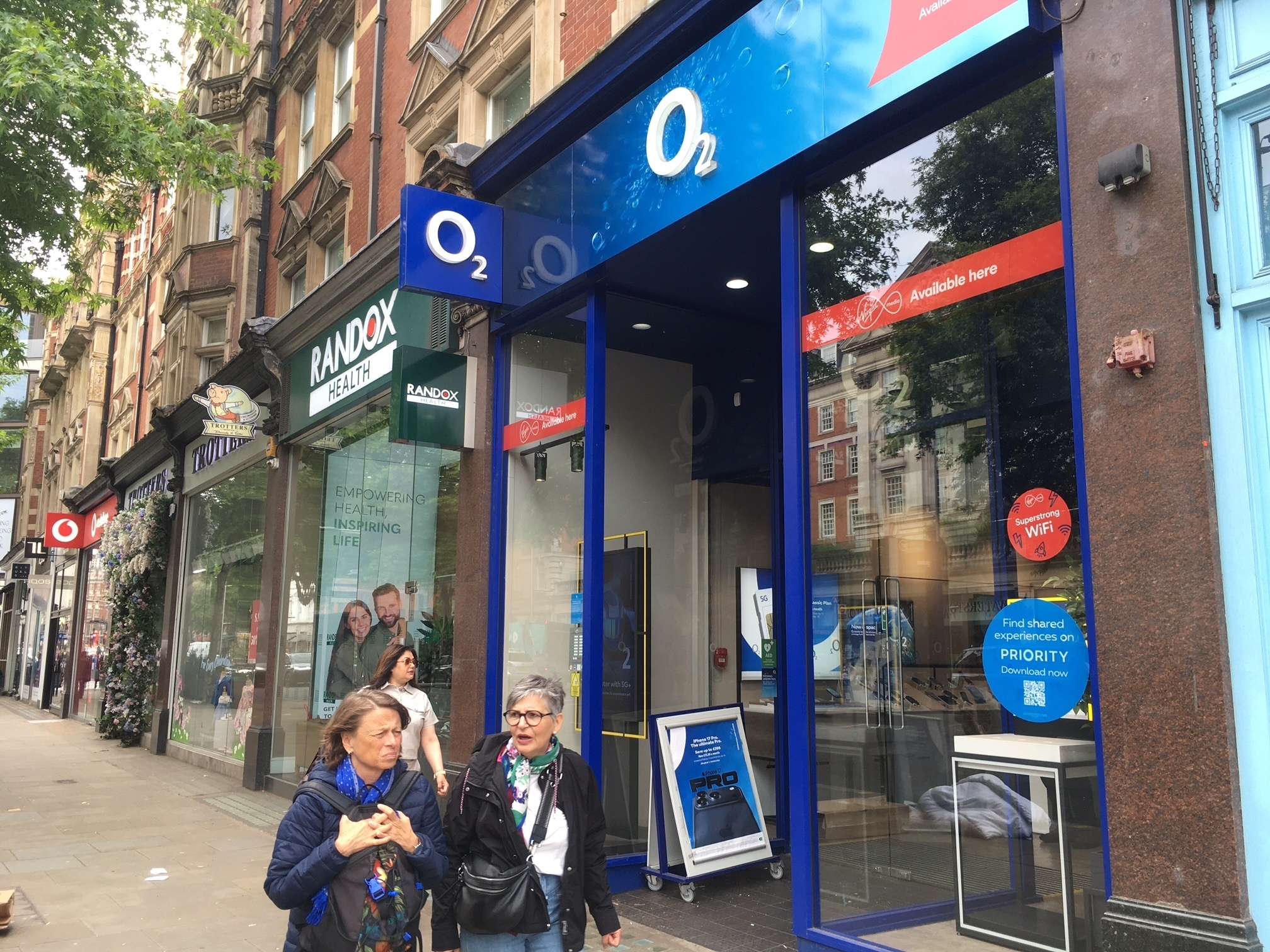 Telefónica y Liberty preparan recortes por 700 millones en la británica VMO2