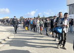 Cientos de migrantes de Ceuta, trasladados a una nueva instalación acondicionada