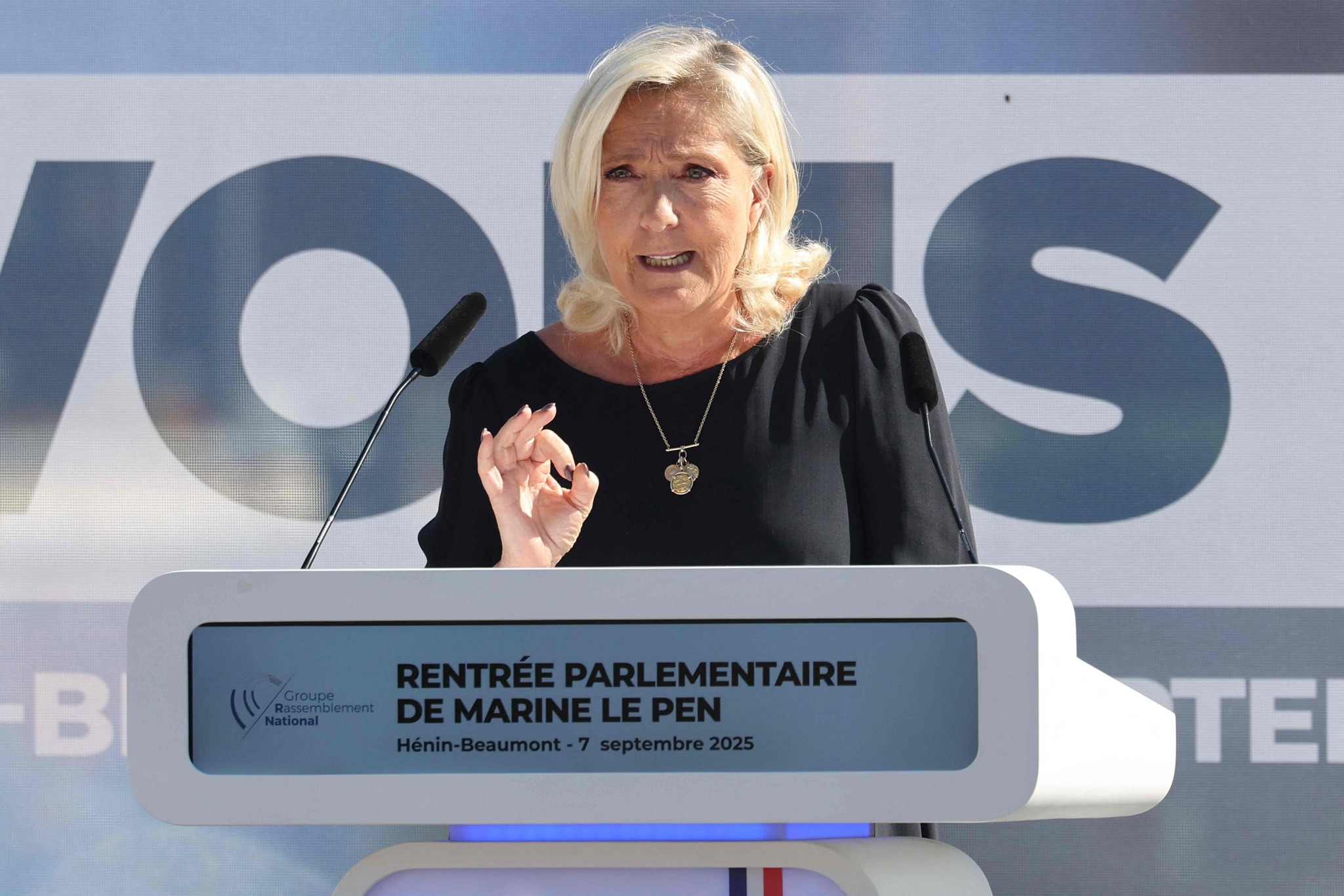 La UE se apresura para proteger su agenda de Le Pen