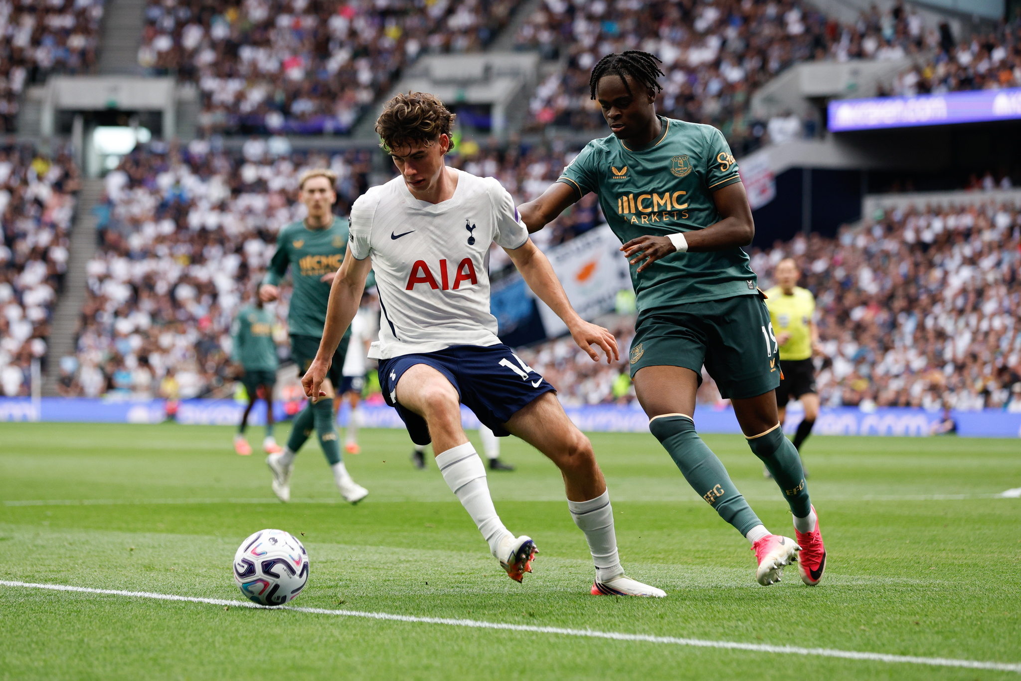 El Tottenham cambia de rumbo: más fichajes, más capital y mayor presión financiera