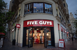 Five Guys supera los 100 millones de ventas en España y abrirá más locales