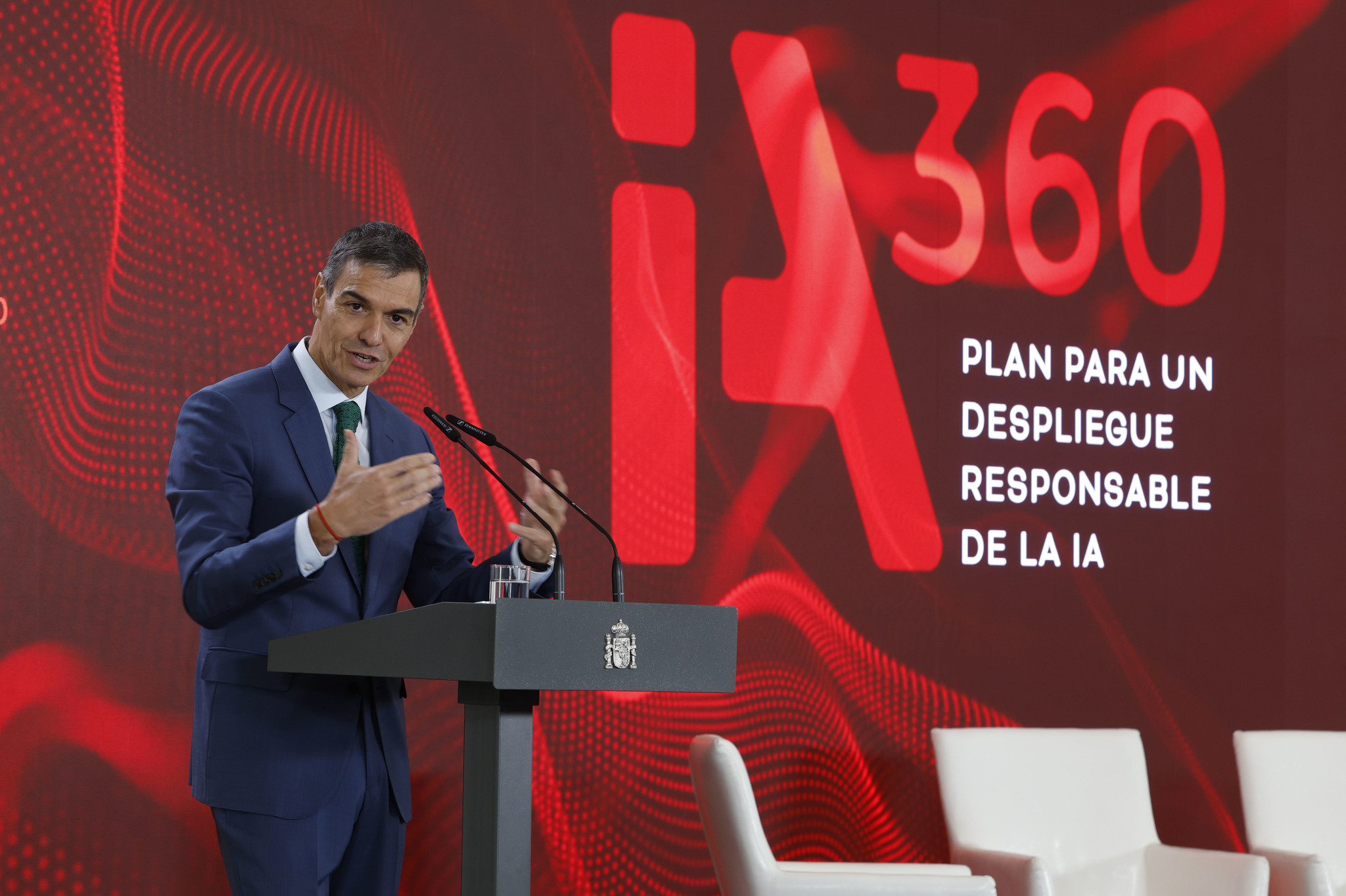 Sánchez: "Una IA desregulada y opaca es el cóctel perfecto para que ocurra una desgracia"