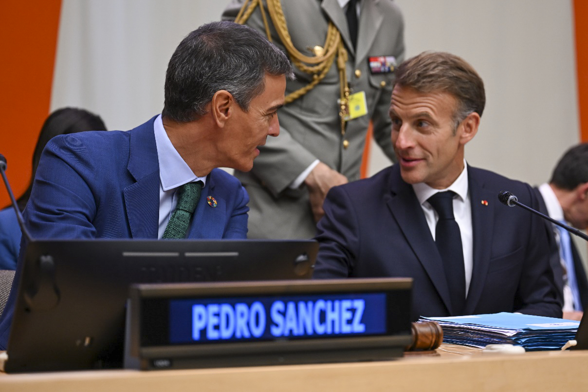 Sánchez se alinea en el frente de la ONU a favor de regular la IA mientras Trump rechaza frenarla