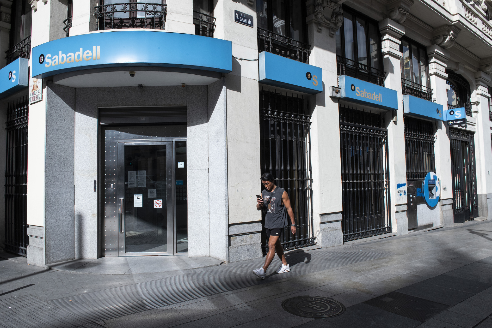 BNP "deja de ponerse de lado" en Sabadell y eleva un 23% su valoración