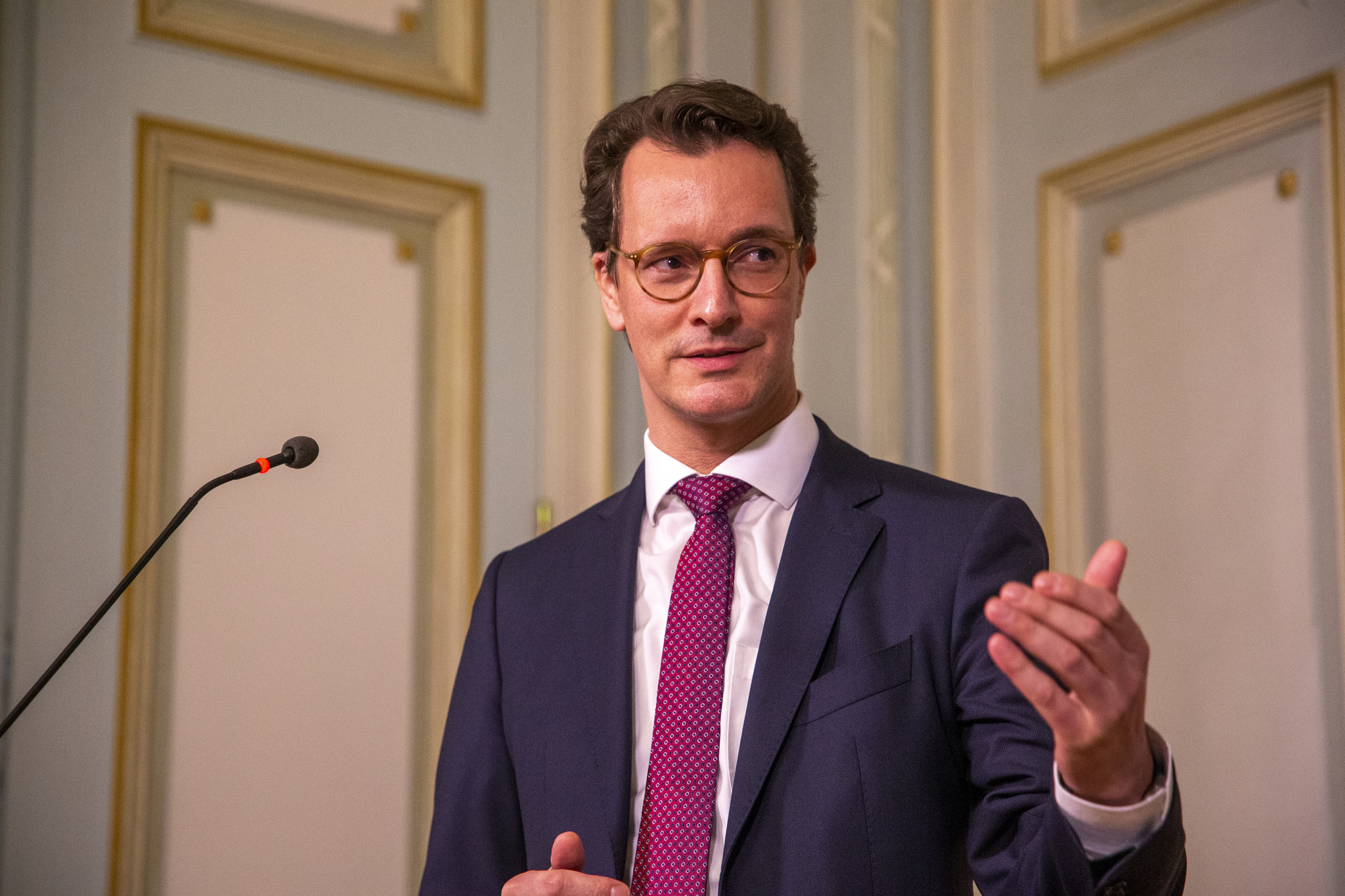 Por qué el 'canciller en la reserva' de Alemania aguarda el momento