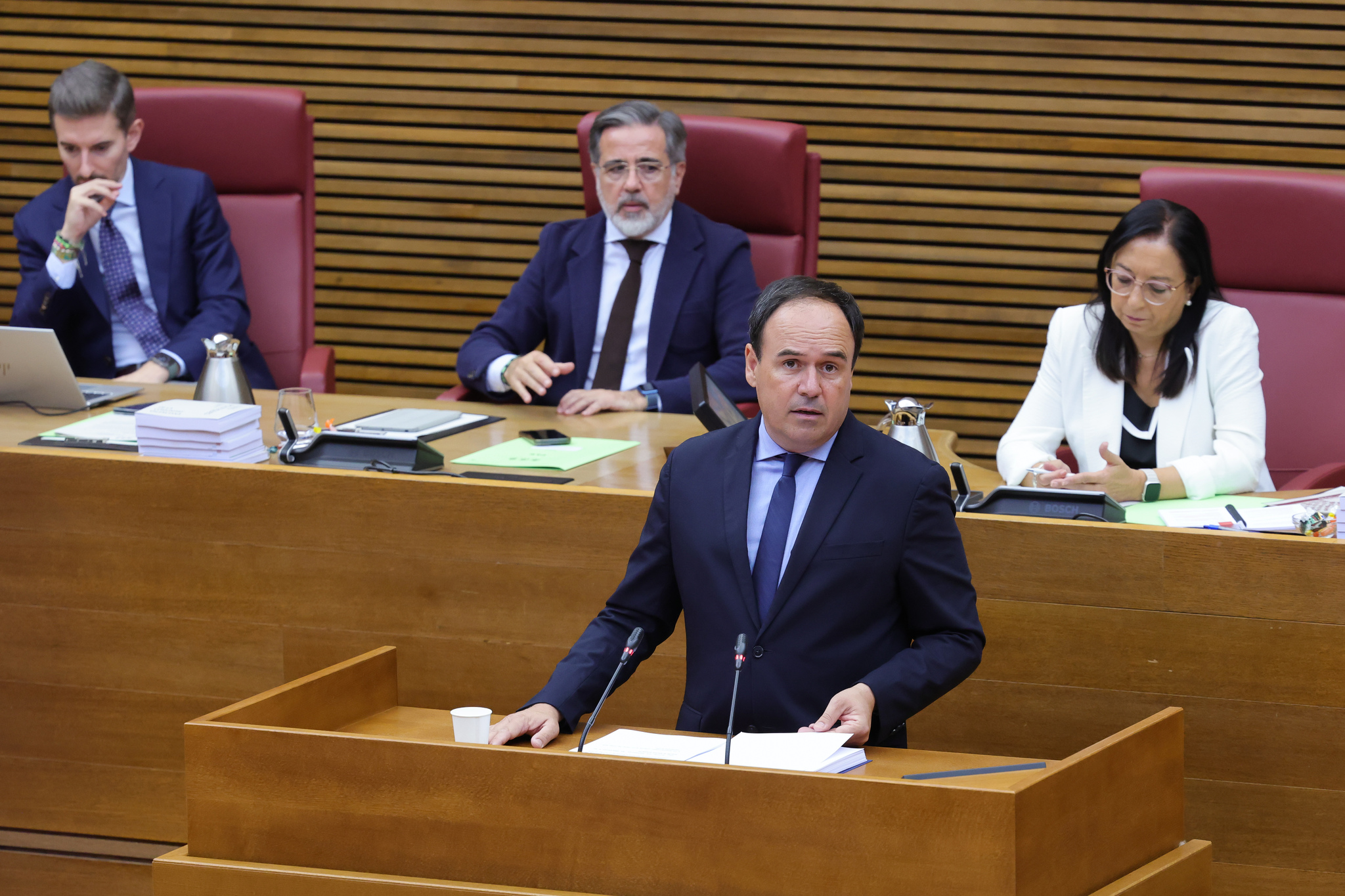 Pérez Llorca anuncia cuota cero para autónomos y amplía el aval público a 'vivienda joven' hasta los 50 años
