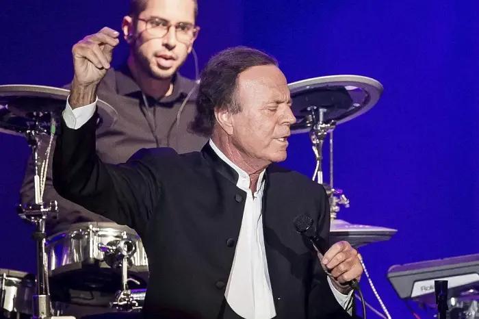 El Supremo inadmite la demanda de Julio Iglesias contra Yolanda Díaz por falta de competencia