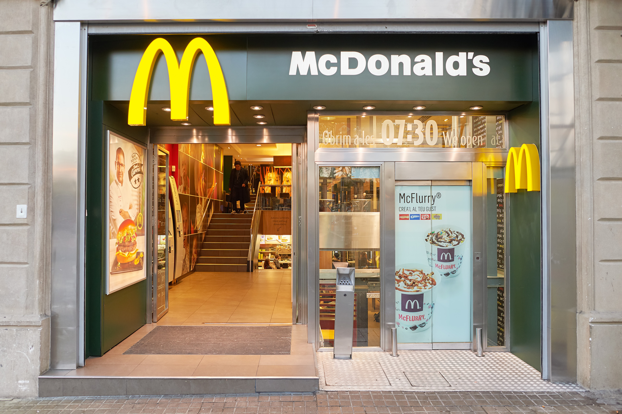 McDonald's apuesta por el pollo para atraer a los clientes ante la subida del precio de la carne de vacuno