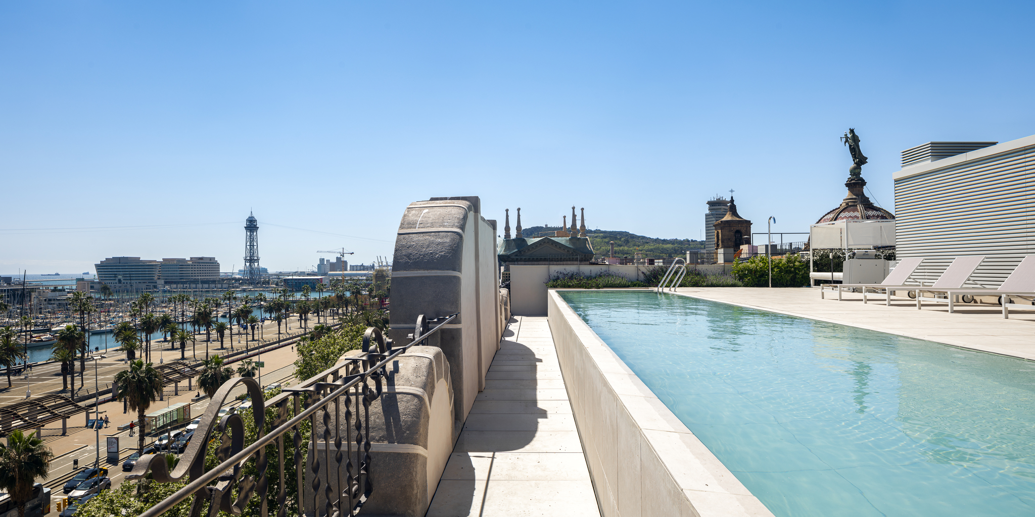 Apertura al cielo, lo último en Barcelona Los áticos y dúplex con grandes espacios exteriores atraen al comprador de gama alta, un segmento donde el cliente extranjero ya es mayoría. Leer
