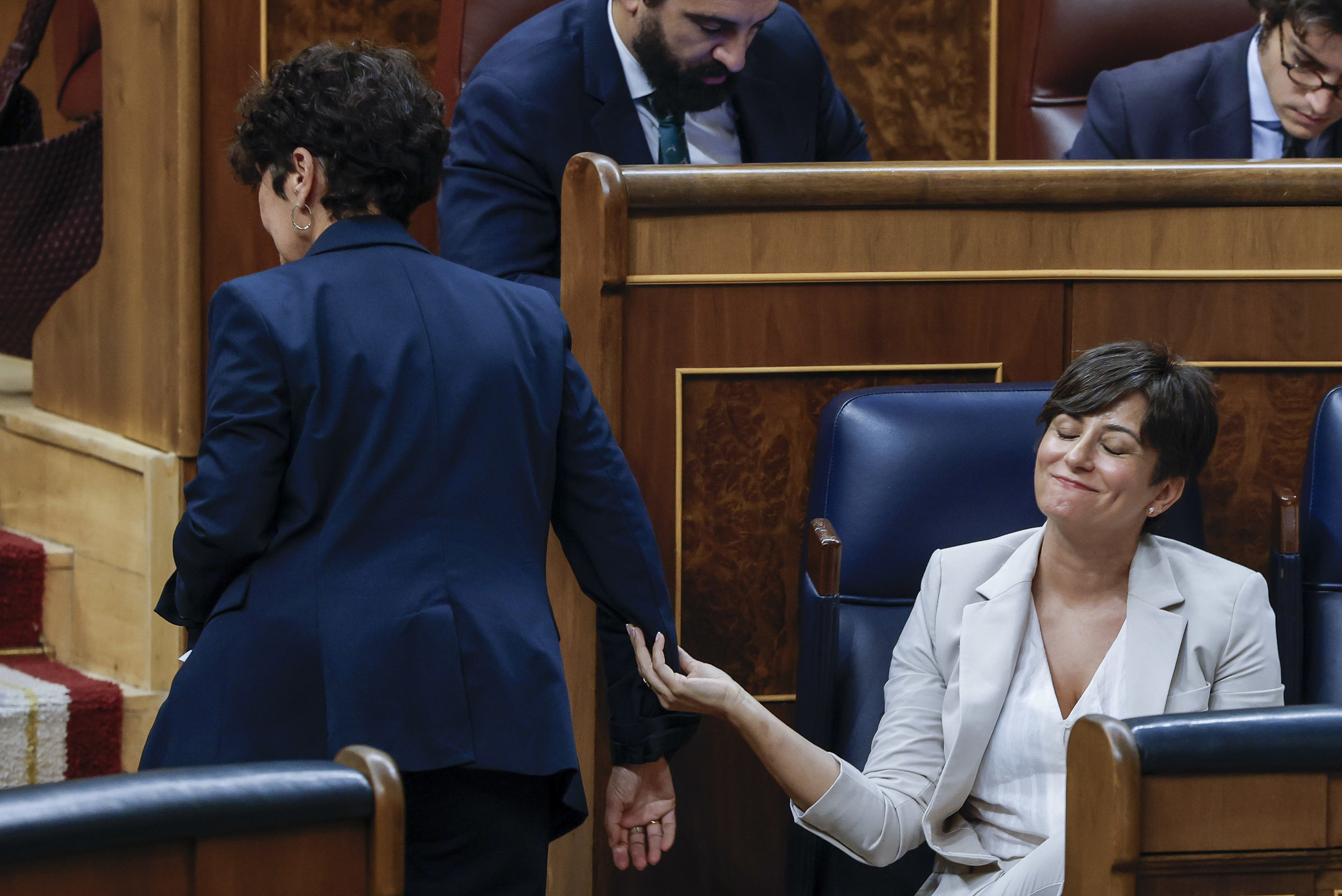 Junts cumple su amenaza, tumba el primer decreto de vivienda y deja al Gobierno pendiendo de un hilo