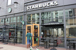 Starbucks ha estudiado comprar la cadena de comida mexicana Chipotle