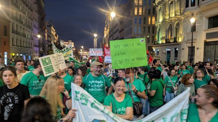 Huelga de la educación pública en la Comunidad de Madrid: cuánto cobran maestros y profesores y qué mejoras salariales piden