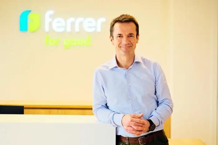 Ferrer reduce un 12% los ingresos y pierde 32 millones por los atípicos