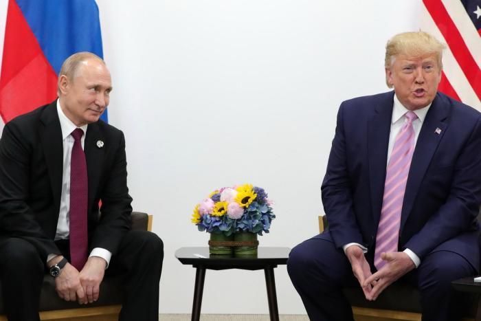 Trump suspende temporalmente las sanciones del Congreso contra Rusia por "interés nacional"
