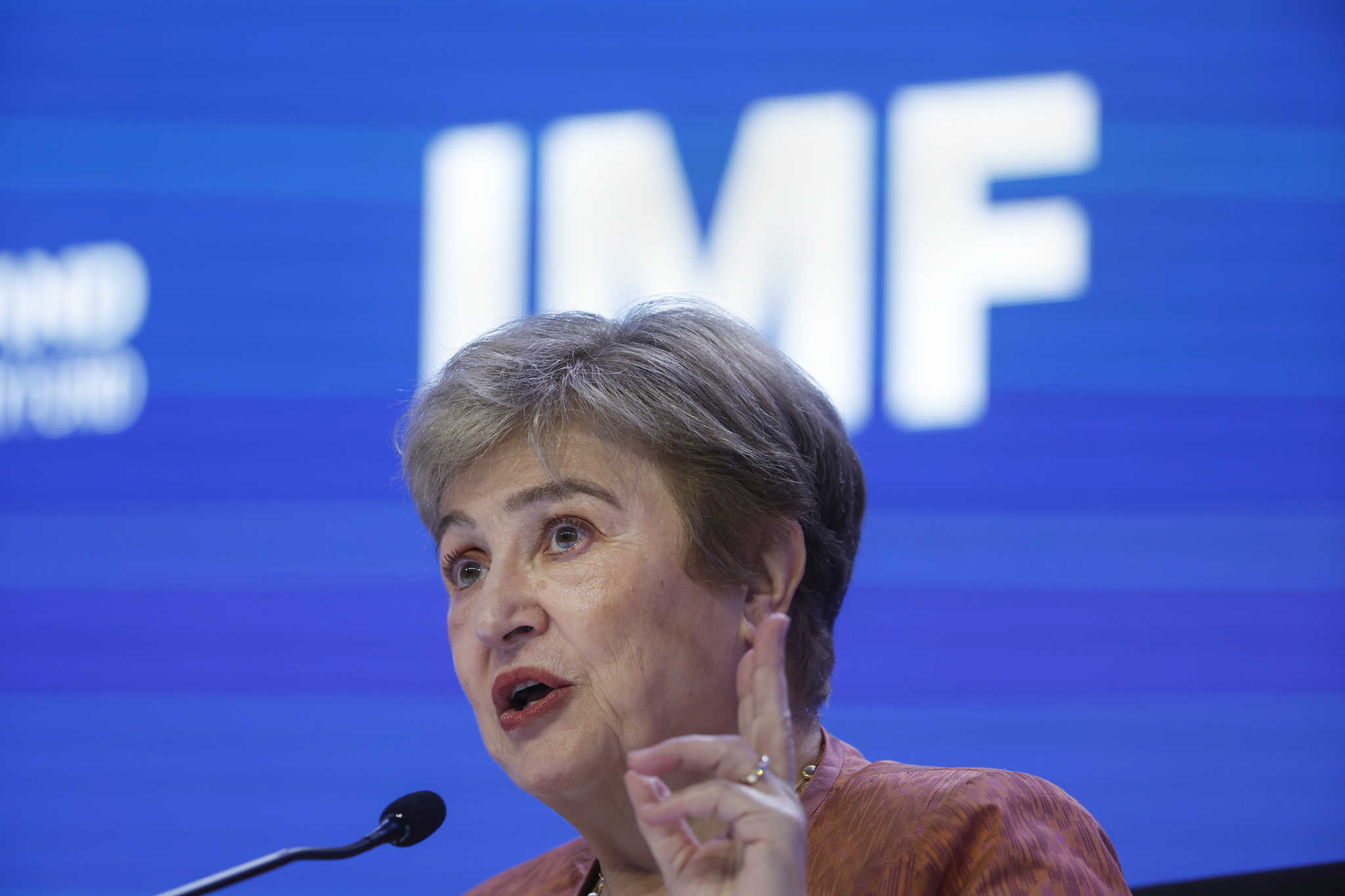 El FMI alaba el crecimiento económico por la IA, pero reclama "gestionar sus riesgos"