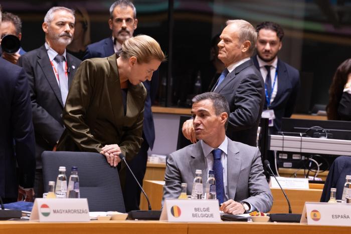 Otro rapapolvo por la inmigración a Sánchez