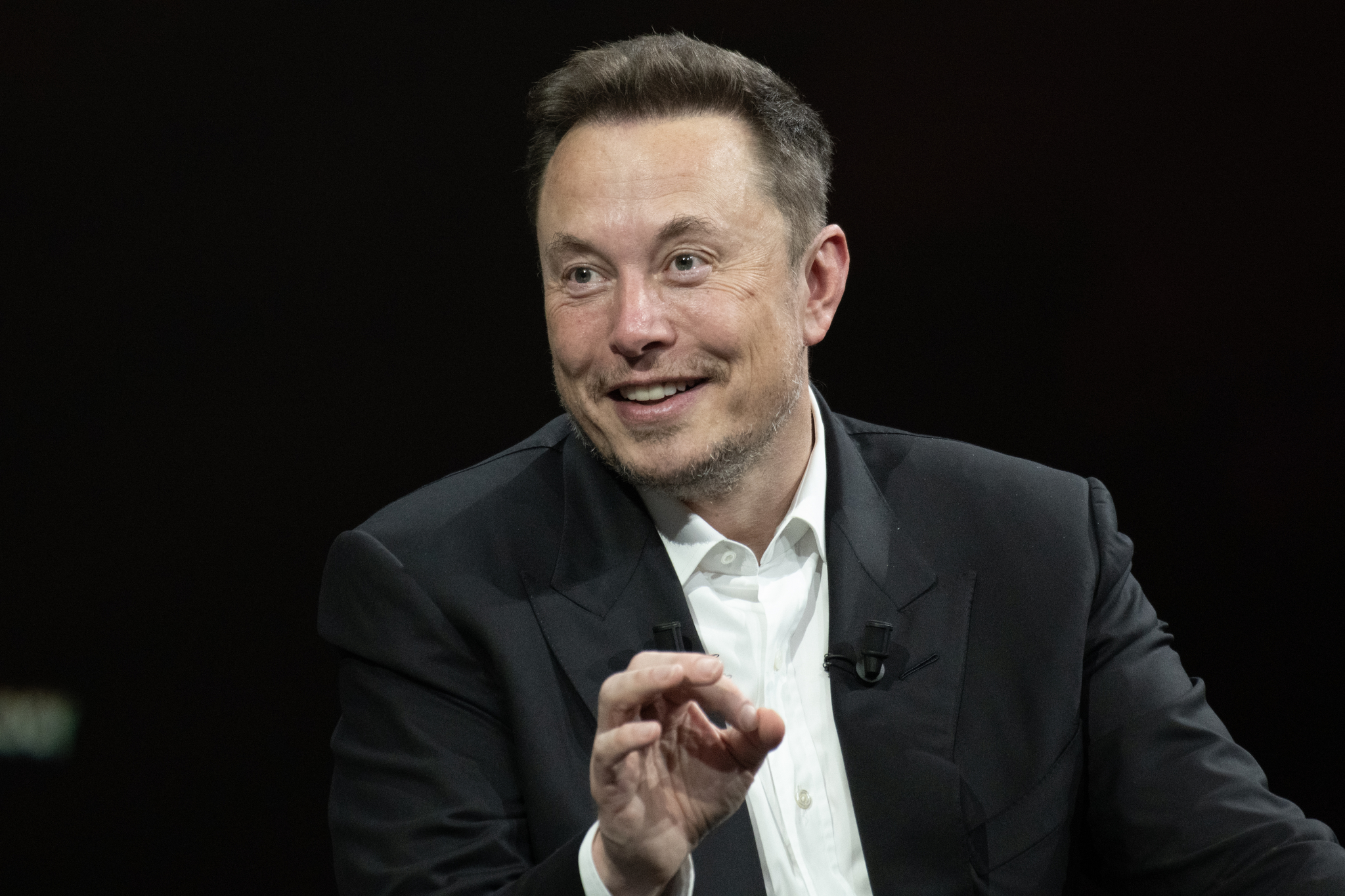 Elon Musk podría haber ordenado limitar el servicio de Starlink en Ucrania El magnate Elon Musk ordenó limitar la velocidad de conexión de los satélites Starlink utilizados por Ucrania para su defensa, restricción que denunció la semana pasada el presidente de ese país, Volodímir Zelenski, según informó este martes The Wall Street Journal. Leer