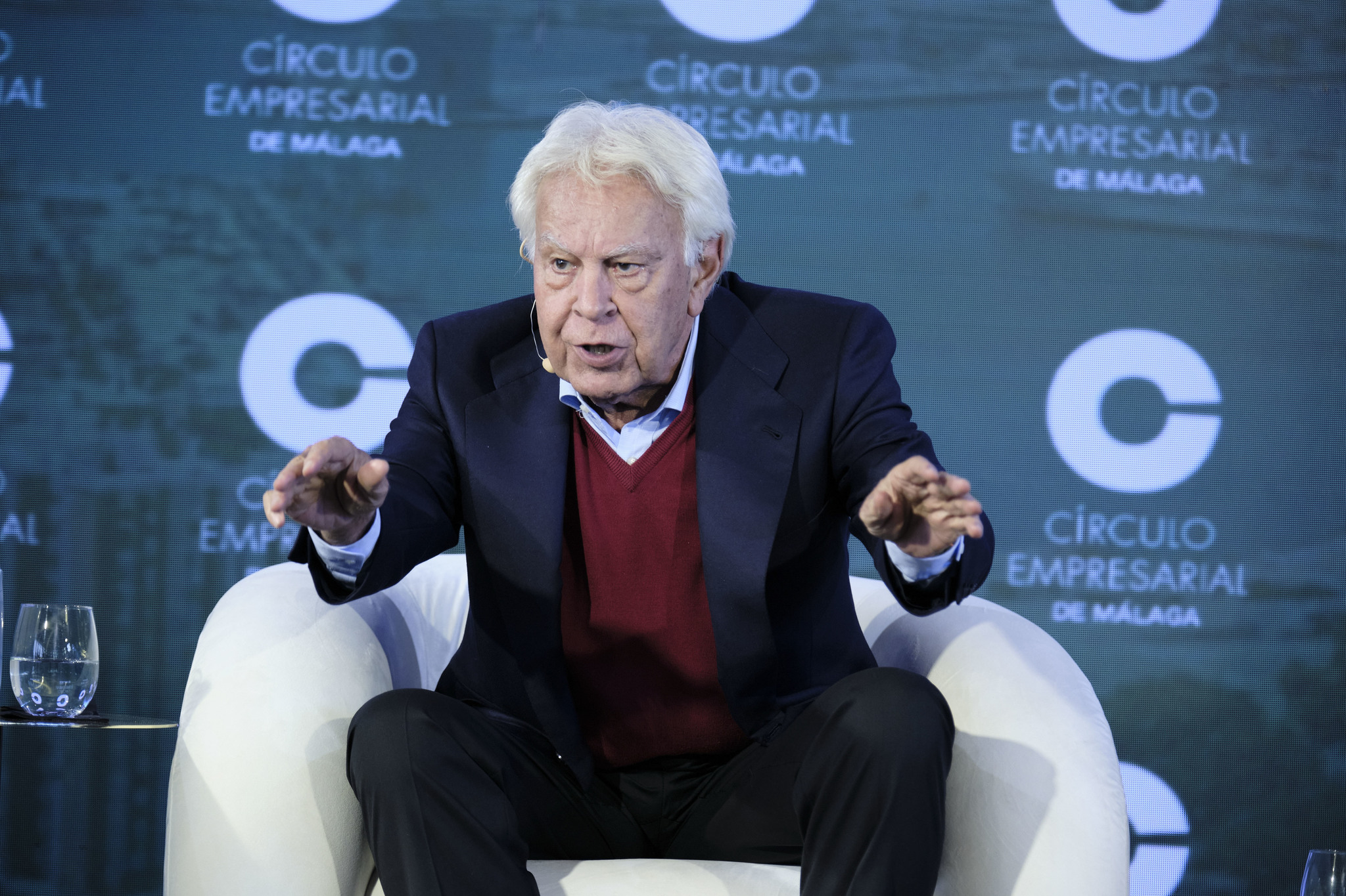 Felipe González votará en blanco en las elecciones: "No veo nada que me represente"