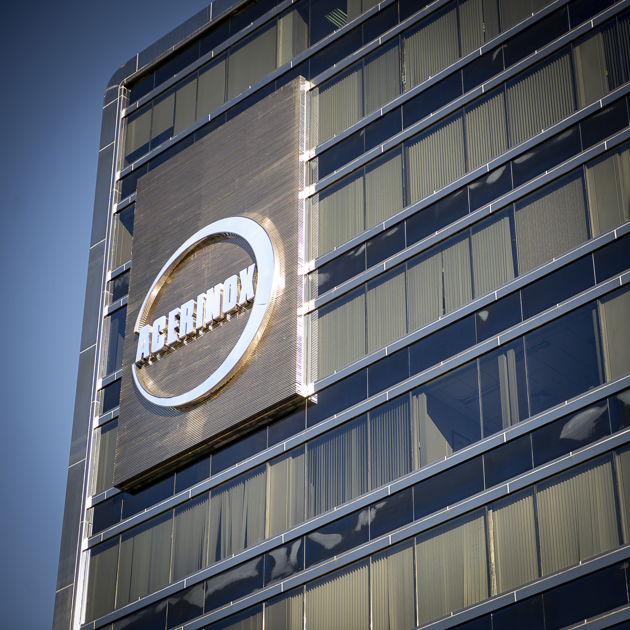Los Sainz de Vicuña irrumpen en Acerinox y afloran un 3% valorado en 125 millones