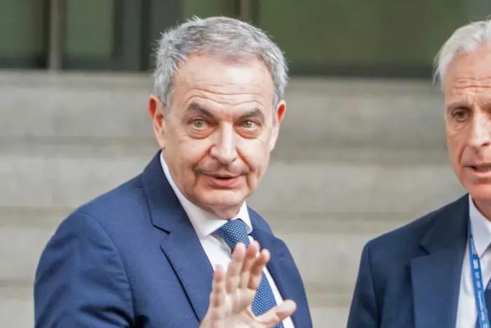La Fiscalía ve una presunta malversación de Zapatero por no dar las joyas a Patrimonio y pide investigar los regalos recibidos