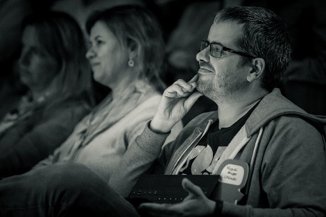 Espectador del TEDx durante la ponencia de su señora esposa :-)