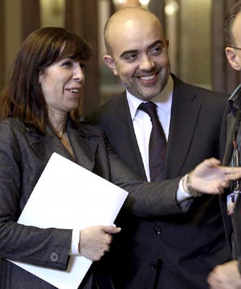 La presidenta del PPC, Alicia Snchez Camacho , y el presidente del Grupo Parlamentario Popular en la Cmara, Daniel Sirera, durante la sesion de control del Parlamento cataln