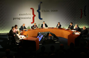 Vista panormica de la mesa redonda que ha inaugurado la VI Cumbre de Lderes Progresistas