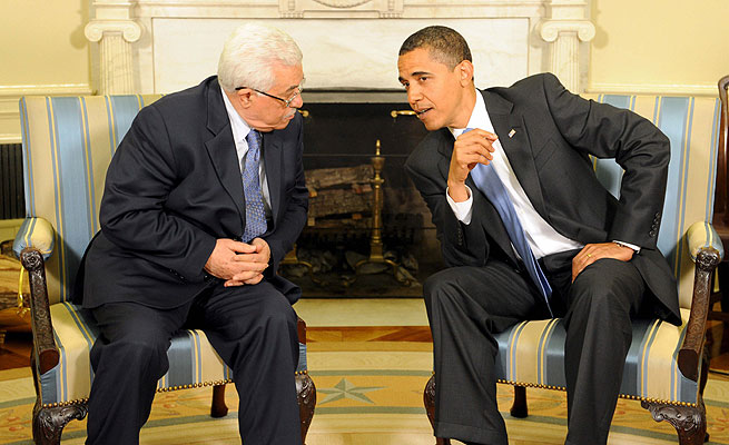 El presidente de Estados Unidos, Barack Obama, se rene con su homlogo de Palestina, Mahmoud Abbas, en la oficina Oval de la Casa Blanca este jueves 28 de mayo en Washington (DC, EEUU). EFE/MICHAEL REYNOLDS/POOL