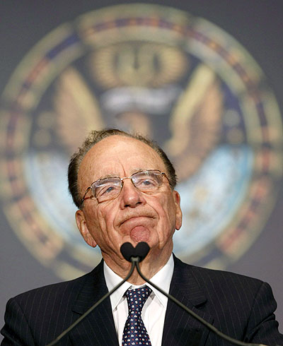 El presidente del grupo News Corporation, el magnate Rupert Murdoch, el 2 de abril. EFE/Shawn Thew