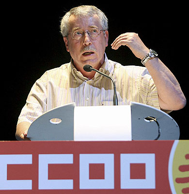 Ignacio Ferndez Toxo, durante su intervencin en la asamblea general de delegados, celebrada en junio en Barcelona, para presentar las propuestas del sindicato ante la crisis econmica. EFE/Julin Martn