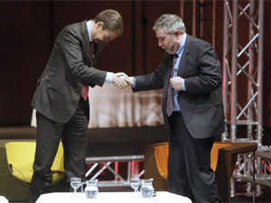Zapatero y Krugman, durante la visita que el Nobel de Economía realizó a España en marzo de 2009 | Foto Efe