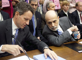 El secretario del Tesoro, Timothy Geithner, y el presidente de la Reserva Federal, Ben Bernanke