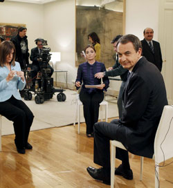 Zapatero, momentos antes de someterse a las preguntas de Pepa Bueno y Ana Blanco