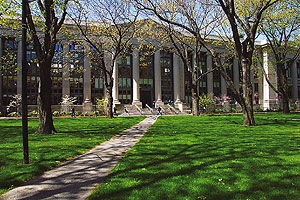 Harvard Law School est en Boston (Estados Unidos).