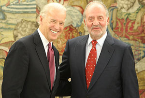 El Rey, ayer, con el vicepresidente de EEUU, Joe Biden