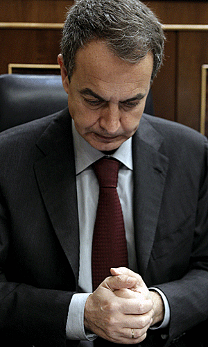El presidente del Gobierno, Jos Luis Rodrguez Zapatero, hoy durante la sesin de control al Ejecutivo celebrada hoy en el Congreso de los Diputados. EFE/Emilio Naranjo
