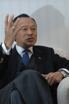 El primer ministro de Butn, Jigme Thinley, ayer en Madrid durante la entrevista | JMCadenas