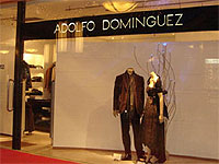 Imagen del exterior de una de las tiendas de Adolfo Domnguez.